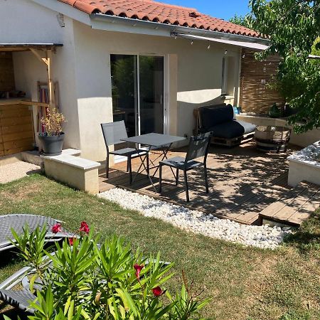 Gite Bambou Avec Piscine Saint-Andeol-le-Chateau Exterior foto