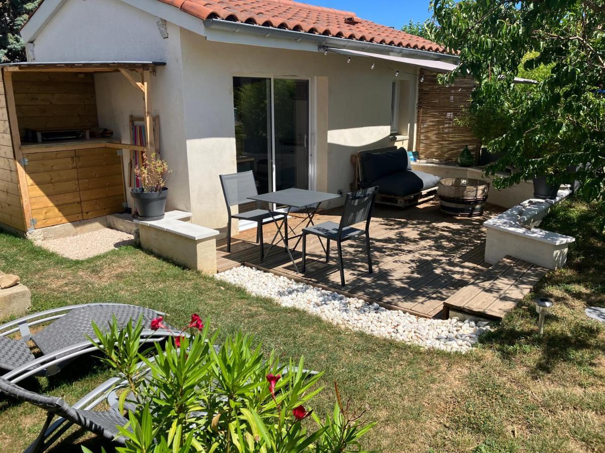 Gite Bambou Avec Piscine Saint-Andeol-le-Chateau Exterior foto